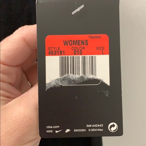 Philadelphia Eagles Women’s Dri-fit T-shirt - Picture 4 of 5